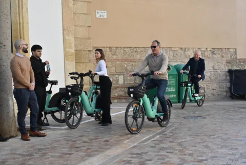 Imagen de la noticia: Almería amplía a 800 las bicicletas eléctricas compartidas de Bolt y Hoppy