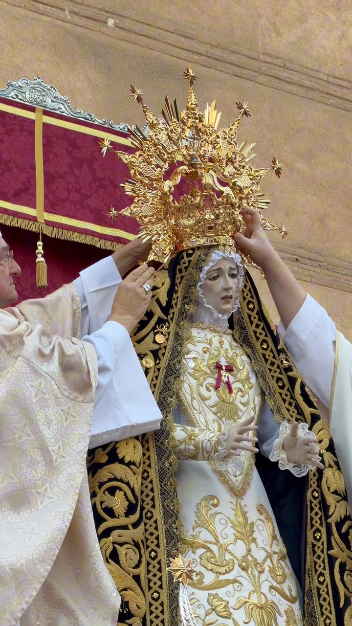 Imagen de la noticia: Vera corona a la Virgen de las Angustias y cierra el Centenario con una procesión