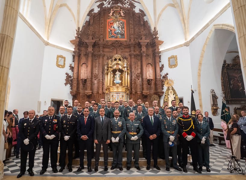 Image for the story: Vera joins the Guardia Civil at the mass for its patron saint on Hispanic Day