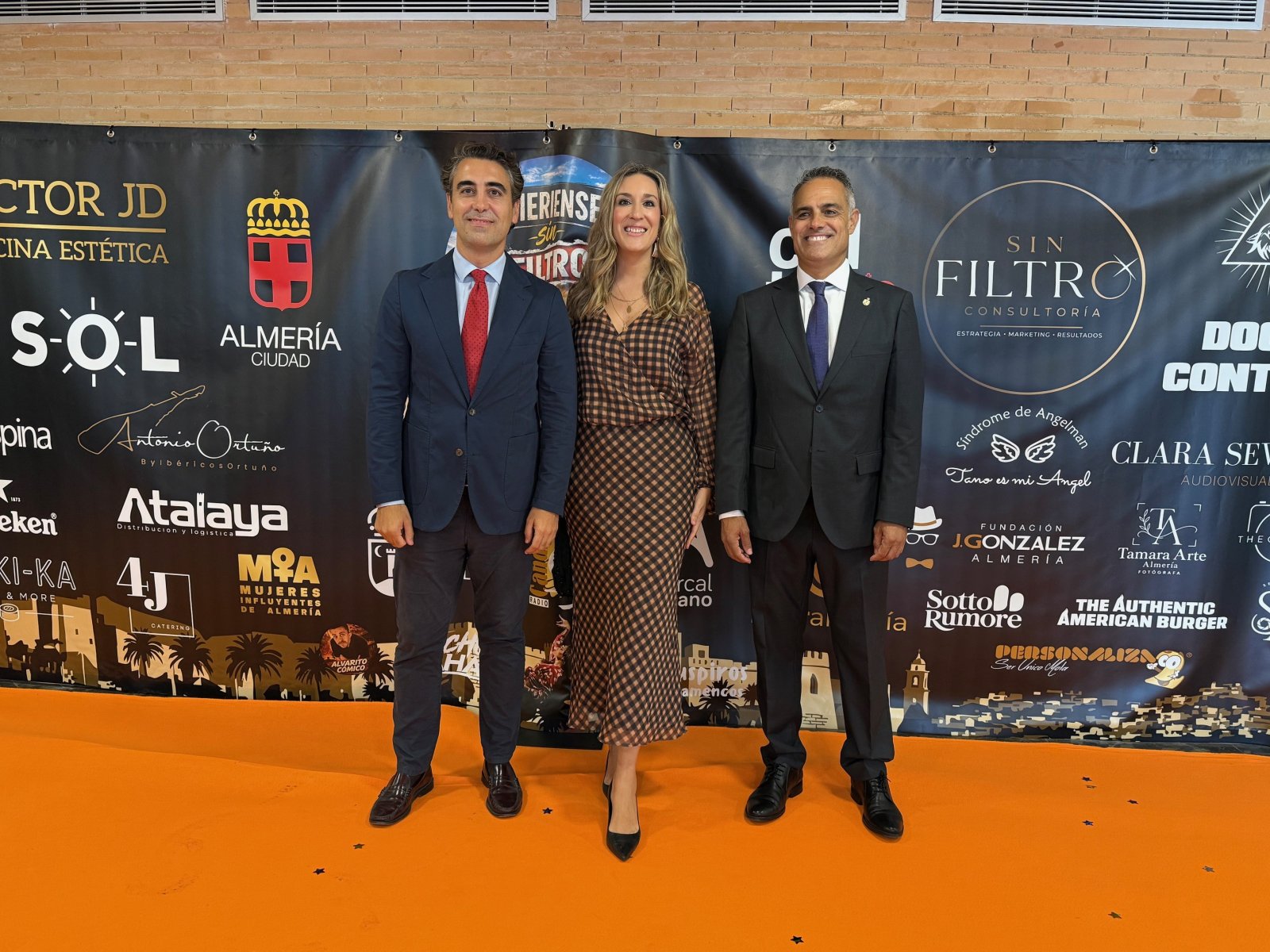Imagen de la noticia: El pódcast 'Almerienses sin filtro' premia al Ayuntamiento en su segunda gala