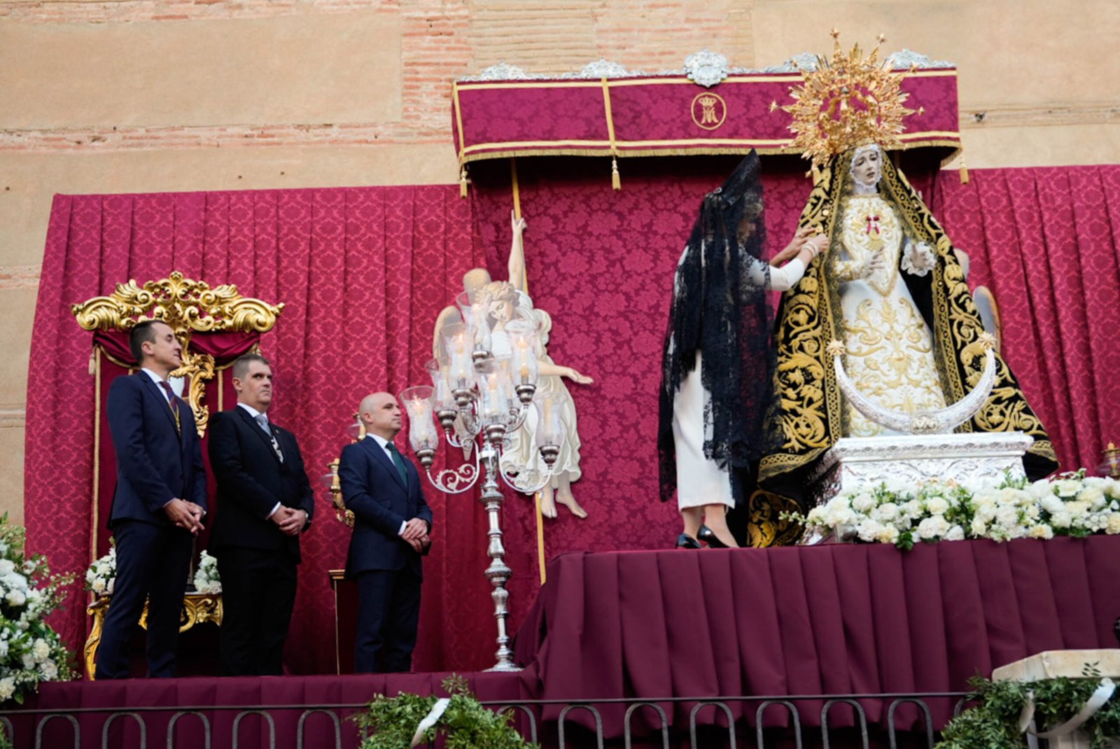 Imagen de la noticia: Vera recibe el Escudo de Oro de la Provincia por la devoción a la Virgen de las Angustias