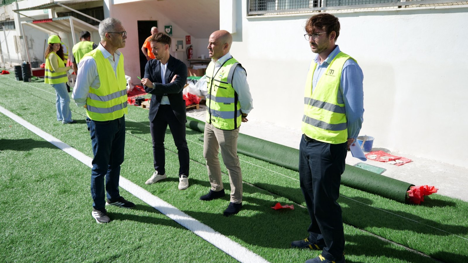 Imagen de la noticia: Olula del Río renueva el césped de su campo de fútbol con 300.000 euros de la Diputación