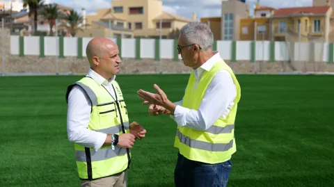 Imagen de la noticia: Olula del Río renueva el césped de su campo de fútbol con 300.000 euros de la Diputación