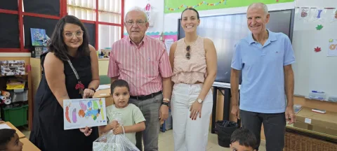 Image for the story: Vícar awards five students for their drawings on sustainable mobility