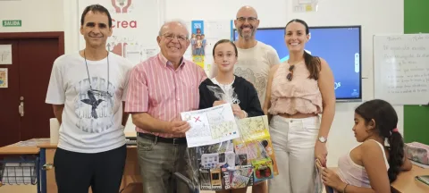 Image for the story: Vícar awards five students for their drawings on sustainable mobility