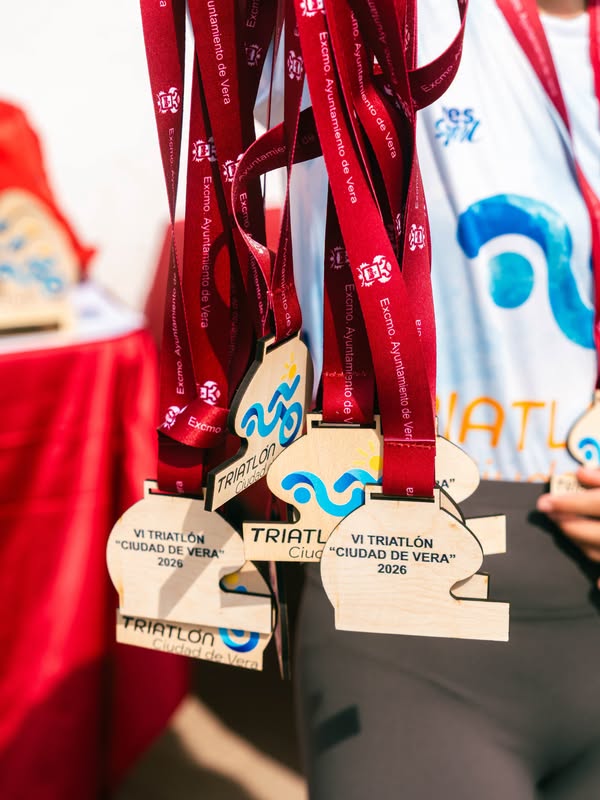 Imagen de la noticia: Vera comparte las fotos del VI Triatlón Ciudad de Vera, celebrado el 4 de octubre