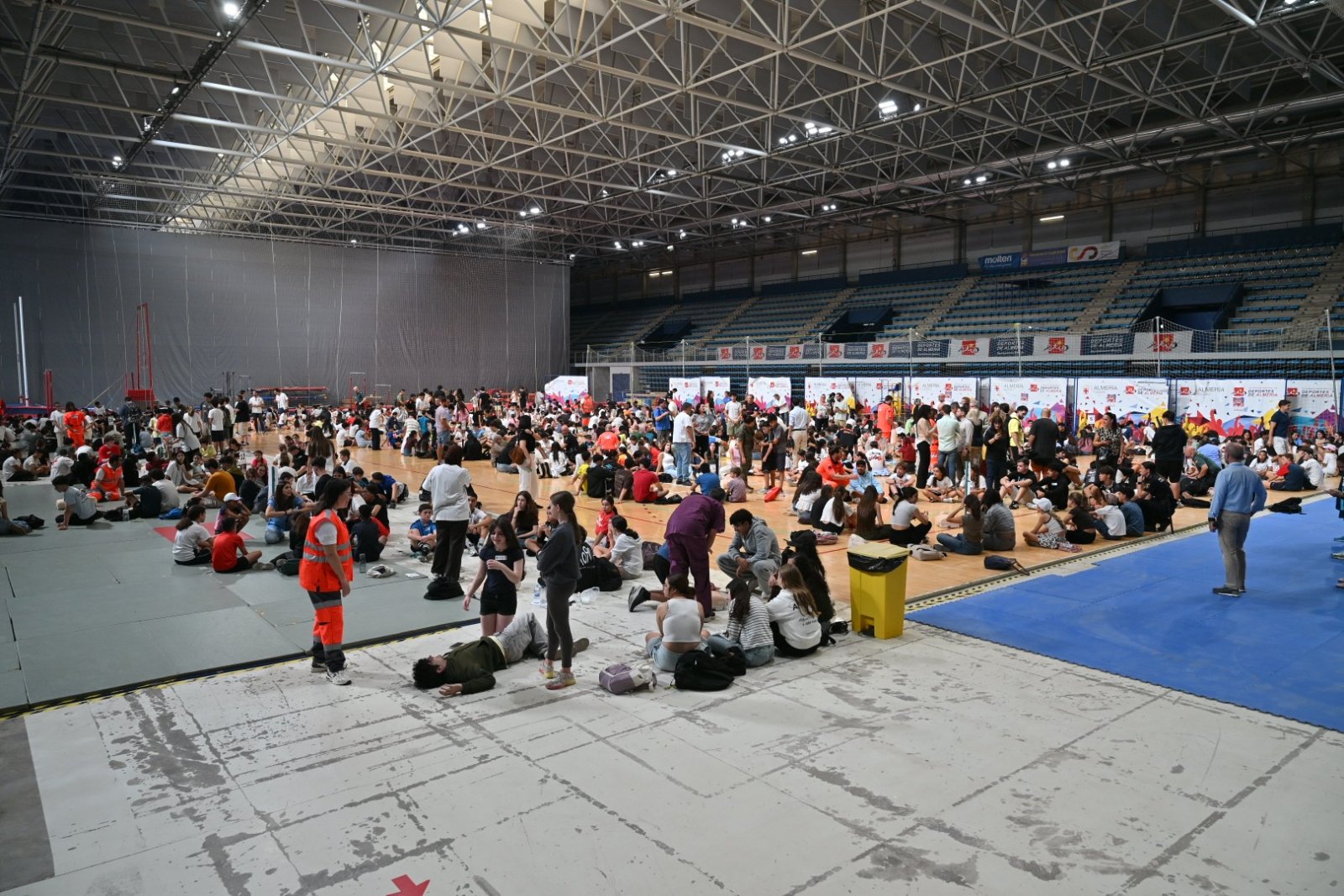 Imagen de la noticia: 3.200 jóvenes de Almería aprenden a reanimar en el Cardiomaratón del 061