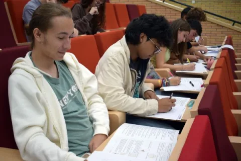 Image for the story: 660 students from Almería compete in the 11th edition of the IndalMat mathematics contest