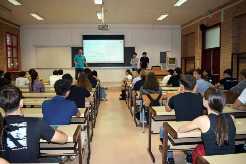 Image for the story: 660 students from Almería compete in the 11th edition of the IndalMat mathematics contest