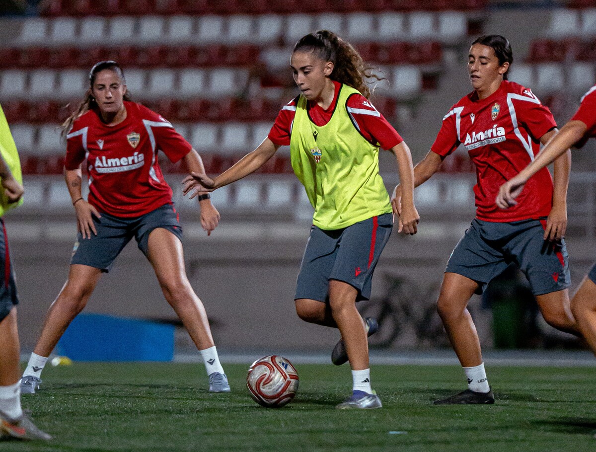 Imagen de la noticia: El Almería Femenino afronta su primer parón liguero sin haber puntuado