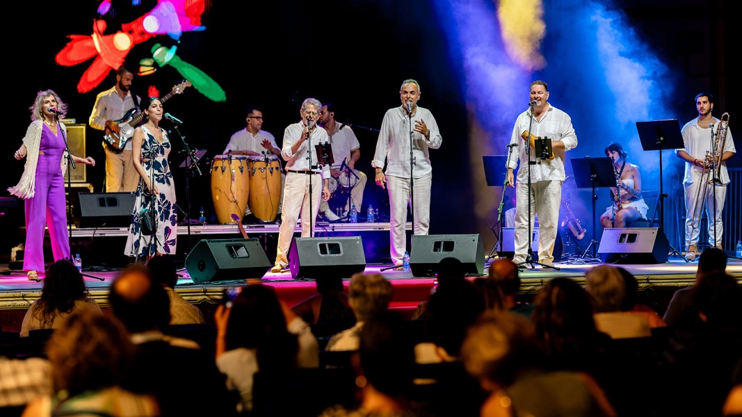 Imagen de la noticia: Nuevos Aires y el cuarteto cubano Vocal Vidas actúan este sábado en el Teatro Apolo