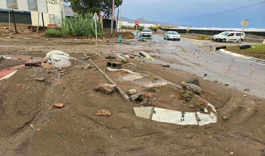 Imagen de la noticia: Las lluvias dejan 121 incidencias en Almería, casi el 80 % de las 155 de toda Andalucía