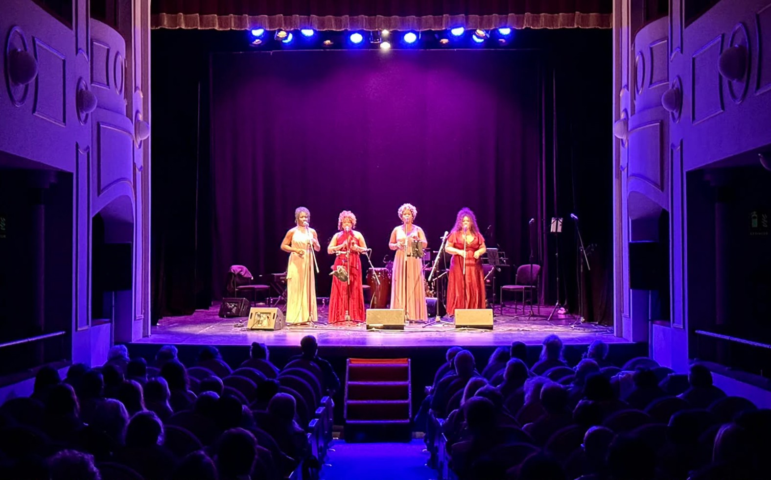 Imagen de la noticia: Vocal Vidas y Nuevos Aires llenan el Apolo en la sexta Noche de la Música Latina