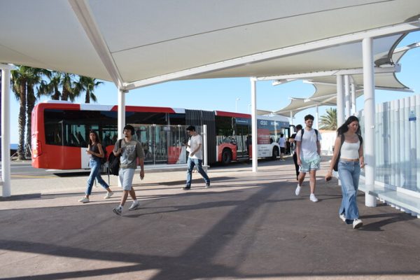 Imagen de la noticia: La Universidad de Almería pide planificar los desplazamientos por la posible huelga de autobuses