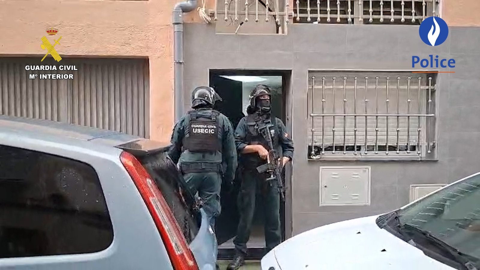 Imagen de la noticia: La Guardia Civil detiene en el puerto de Almería a tres sospechosos del asesinato de un policía belga
