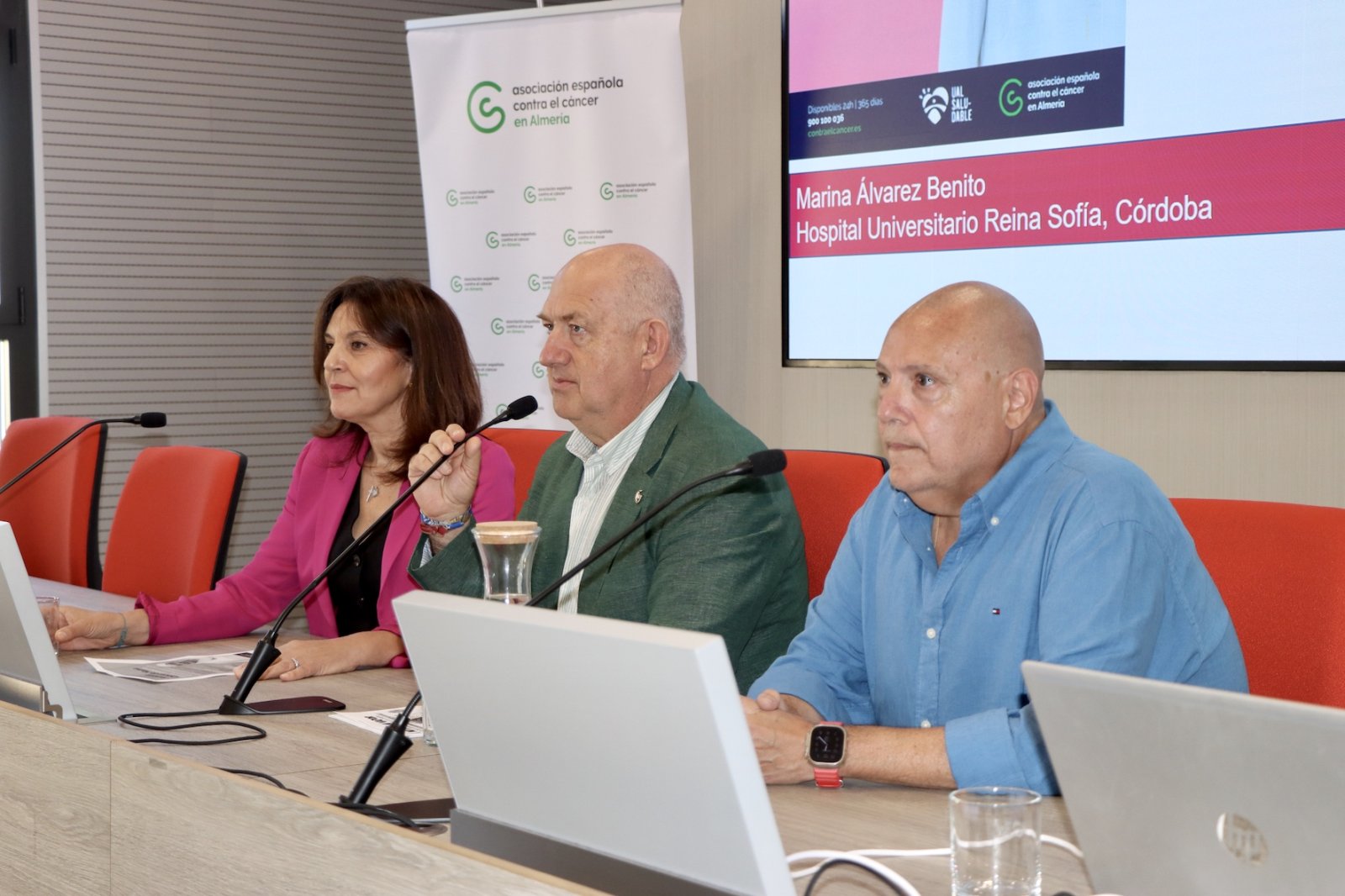 Imagen de la noticia: La UAL y la AECC acercan al alumnado sanitario la realidad del cáncer de mama