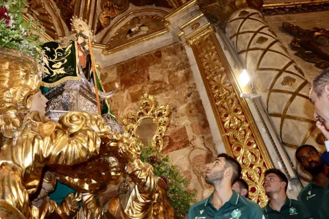 Imagen de la noticia: Unicaja Costa de Almería recupera su visita a la Virgen del Mar antes de la temporada