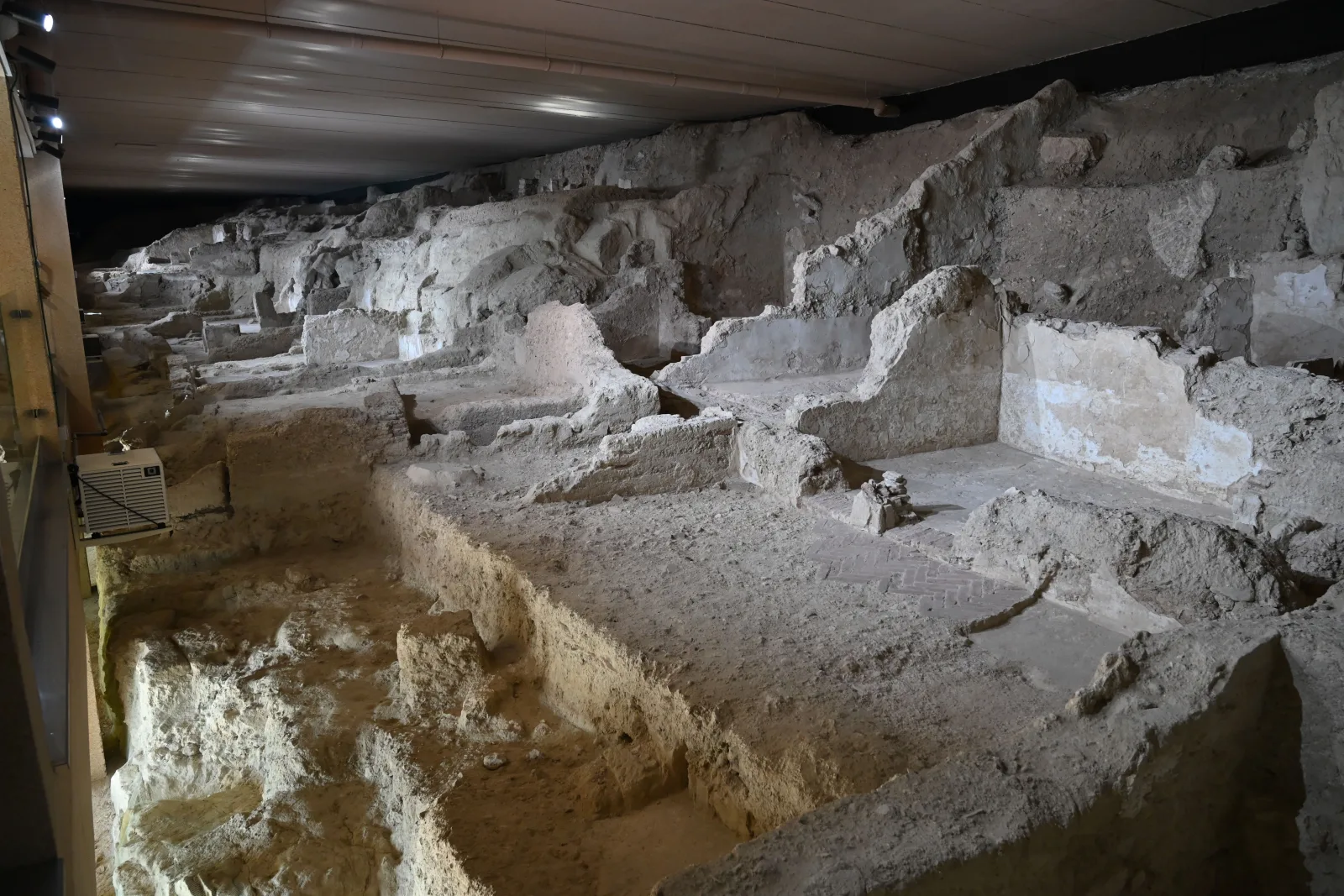 Imagen de la noticia: Almería licita por 1,08 millones la atención al visitante en sus doce museos y salas