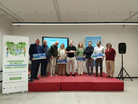 Imagen de la noticia: Cinco proyectos de emprendimiento joven de la provincia reciben 1.300 euros cada uno