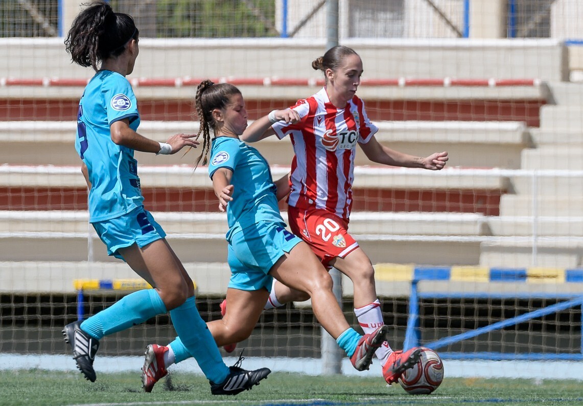 Imagen de la noticia: El Almería femenino busca su primer punto en Sevilla