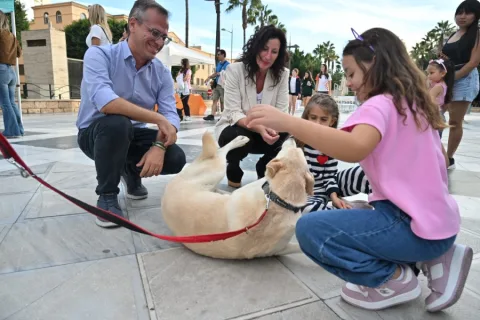 Imagen de la noticia: AlmAnimal reúne en la Rambla a más de 200 animales que buscan familia