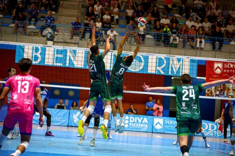 Imagen de la noticia: Unicaja Costa de Almería gana en Benidorm su primer partido