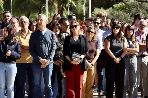 Imagen de la noticia: Medio millar de personas arropan el minuto de silencio de la UAL por Urda